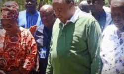 uhuru kenyatta bat railas hom